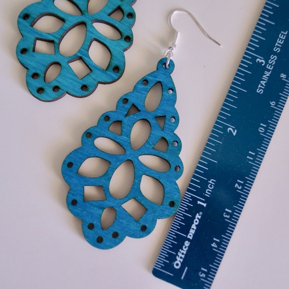 NWT Laser Cut Wooden Earrings in Turquoise - Picture 8 of 8